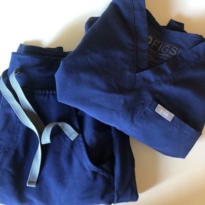 FIGS SCRUBS SET!!